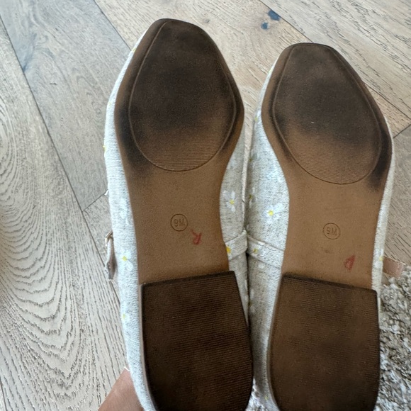 Steve Madden Floral Mary Jane Shoes - Cream - Picture 4 of 4